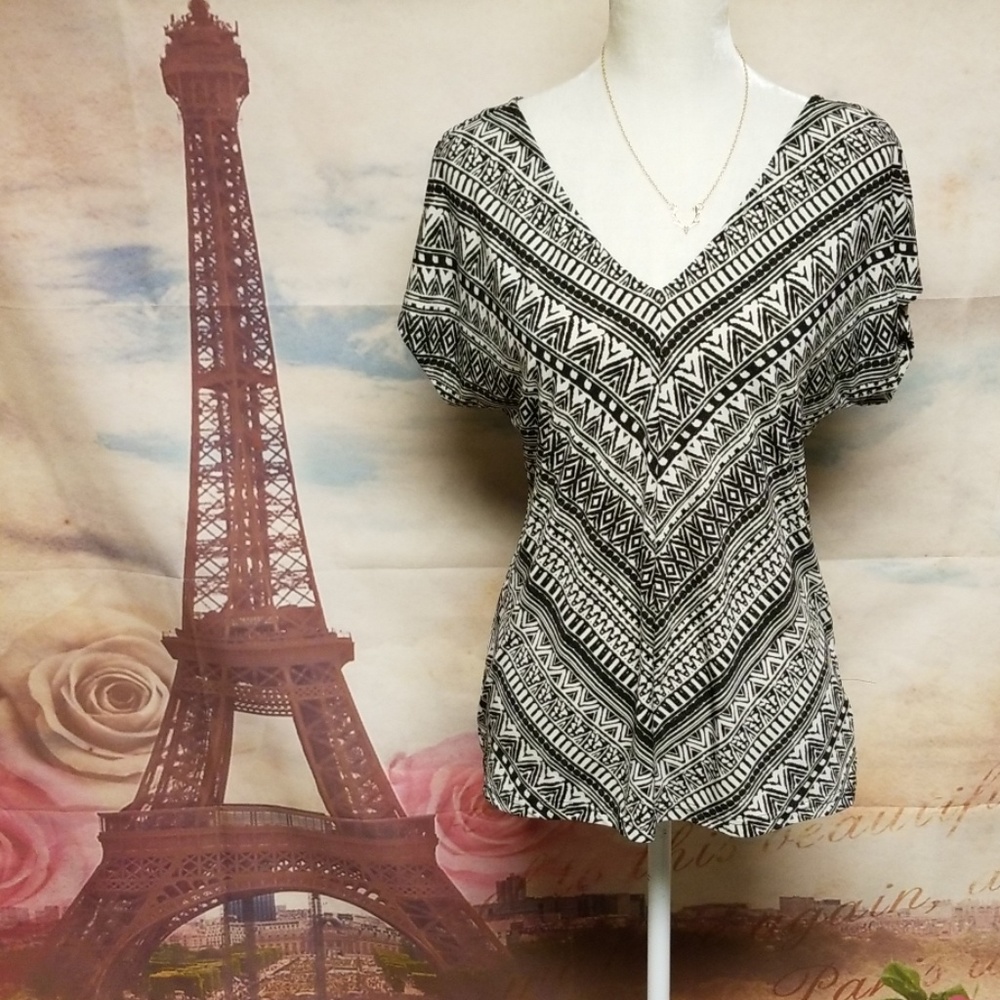 Chaps V-neck too